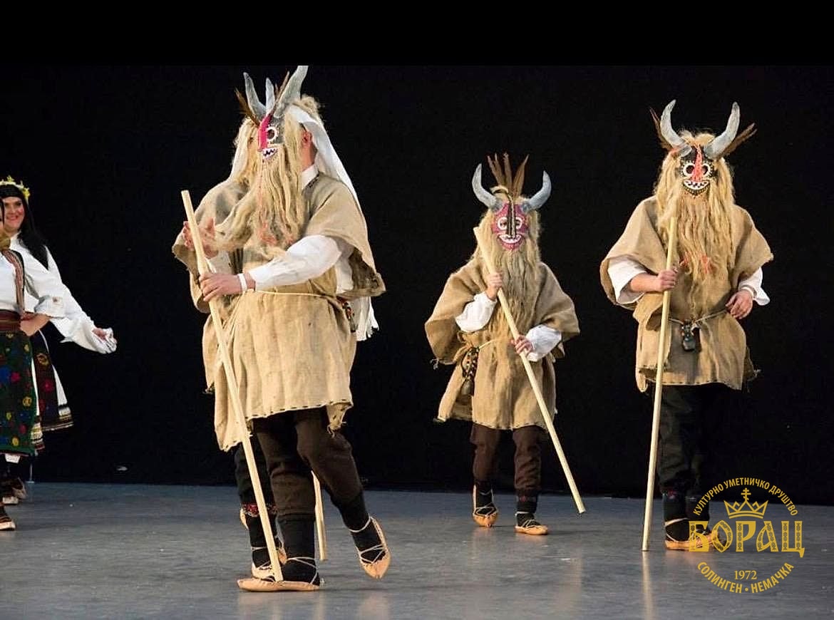 K.U.D. Borac Solingen Gruppe auf der Bühne
